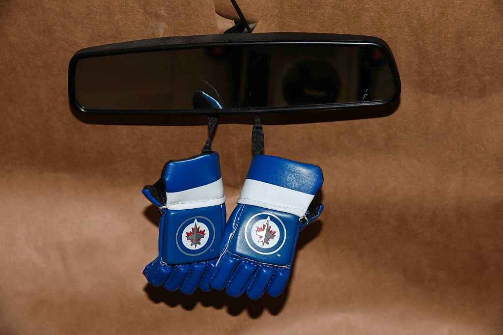 The vehicle has an ornament hanging from its rearview mirror. (RCMP HANDOUT)