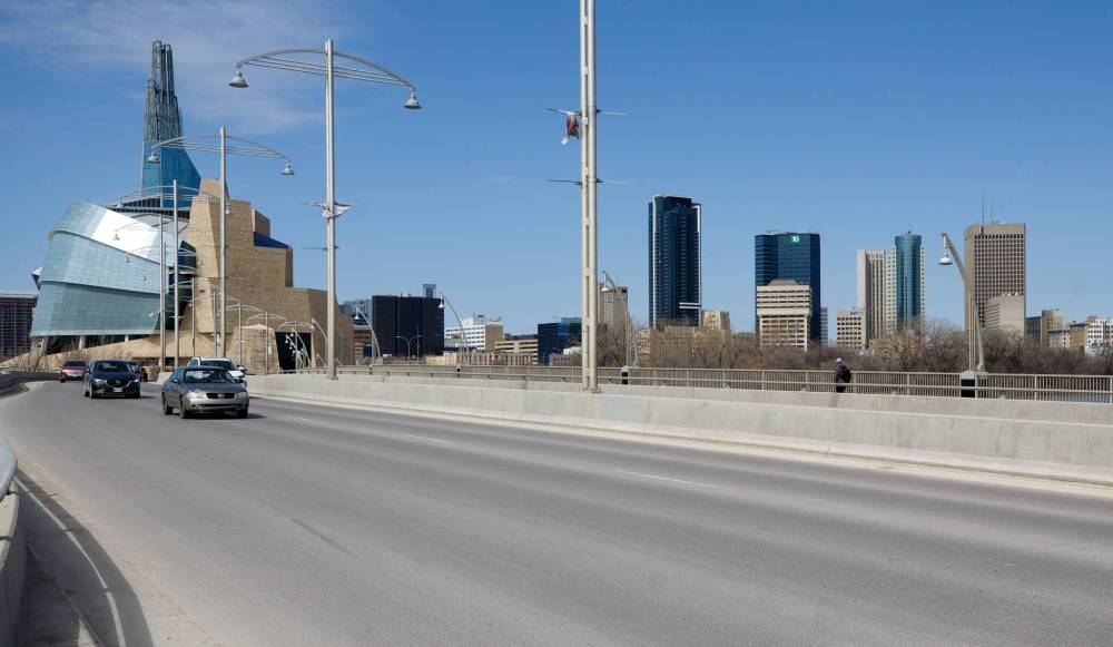 Mike Deal / Winnipeg Free Press files
In Winnipeg, June 3 temperatures hit a high of 33.2 C, breaking the old record of 32.8 C logged in 1968, according to Environment and Climate Change Canada.