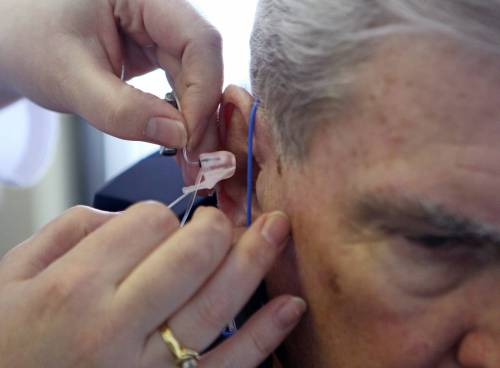 (Philadelphia Inquirer/MCT)
                                Manitobans in need of a hearing aid that are 65 or older and make less than $80,000 a year are now eligible for the Manitoba seniors hearing aid program.