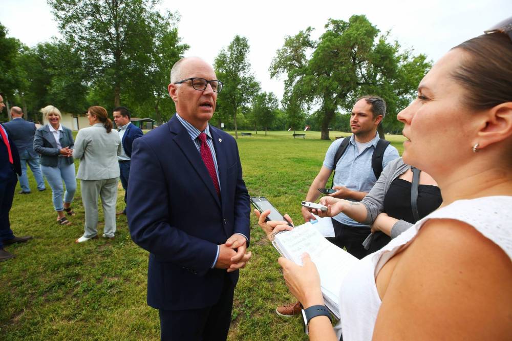 MIKE DEAL / WINNIPEG FREE PRESS
“The construction of the Chief Peguis Trail from Main Street to Route 90 is a project that has been contemplated for many decades,” said Winnipeg Mayor Scott Gillingham.
