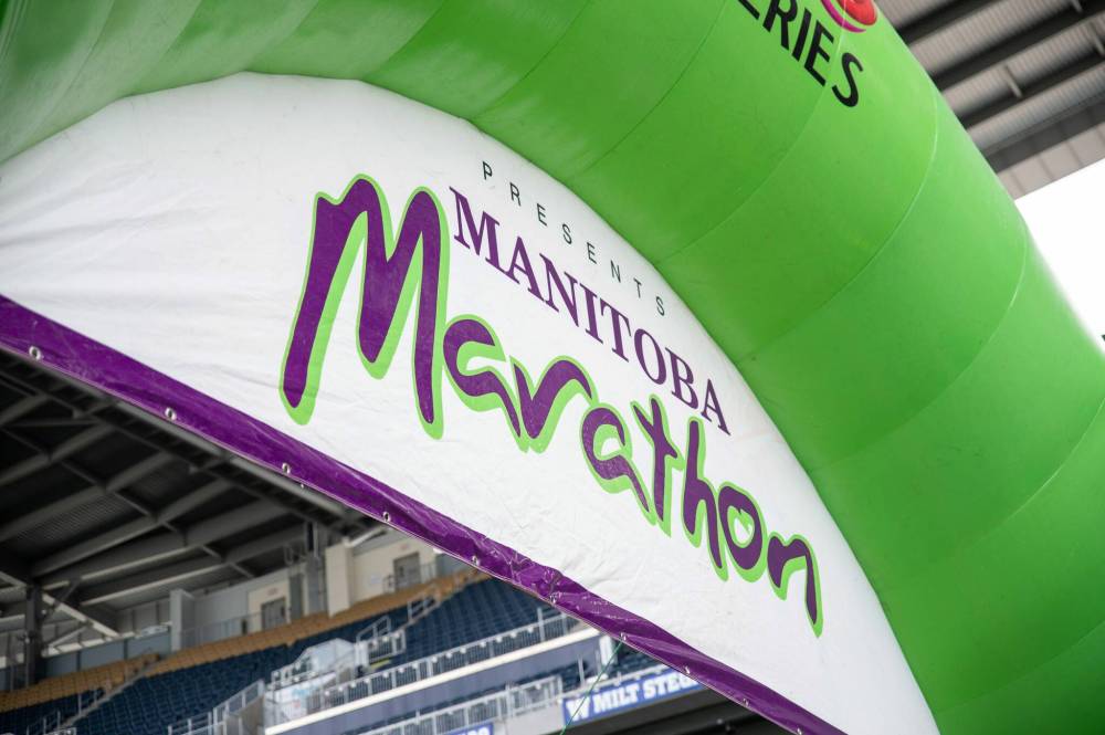 ETHAN CAIRNS / WINNIPEG FREE PRESS FILES
Last year, the Manitoba Marathon was cancelled due to extreme heat in Winnipeg.