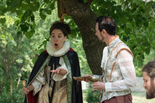 Mike Thiessen / Winnipeg Free Press
                                Jessica B. Hill (left) and Eric Blais star in The Dark Lady, a show Hill wrote about Emilia Bassano, a real person and writer who is believed to be the &ldquo;dark lady&rdquo; Shakespeare wrote about in his sonnets.