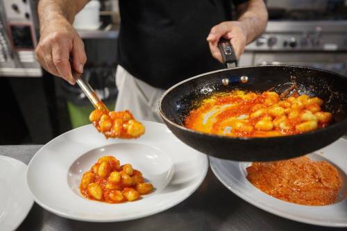 MIKE DEAL / WINNIPEG FREE PRESS
                                                                Michael Pepe has been making pasta and sauce all his life, since he was a boy in Calabria, Italy.