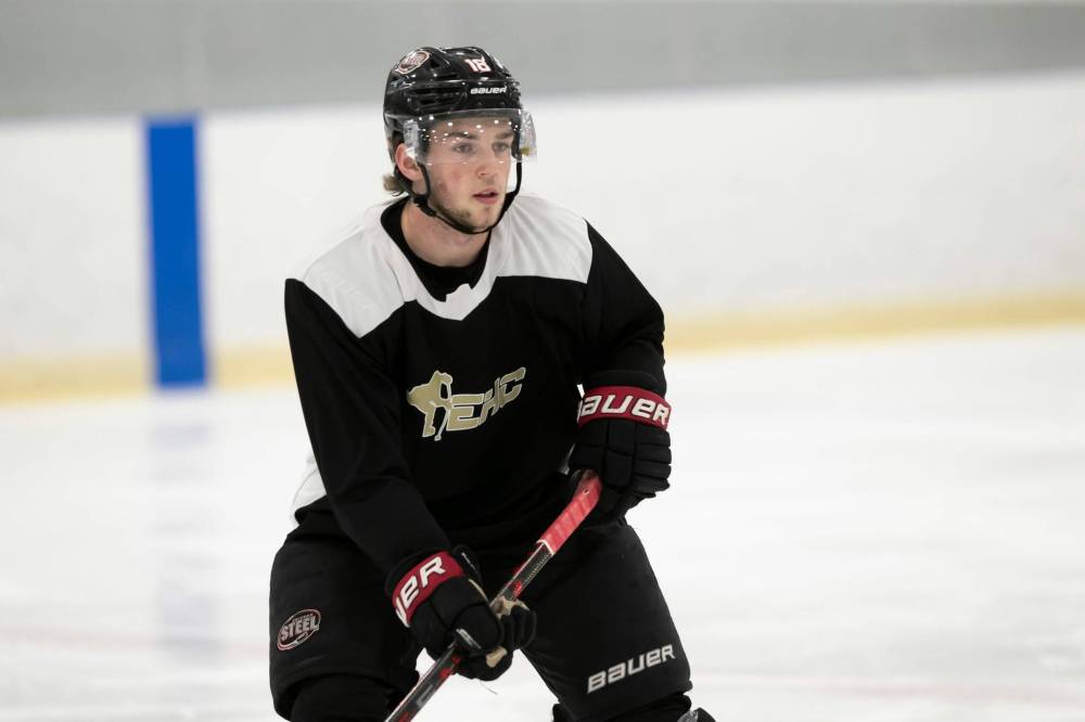 BROOK JONES / WINNIPEG FREE PRESS
Jayden Perron, a prospect for the 2023 NHL Draft, during an on-ice training session at Southdale Community Centre in Winnipeg. Perron will play for UND in the upcoming season.