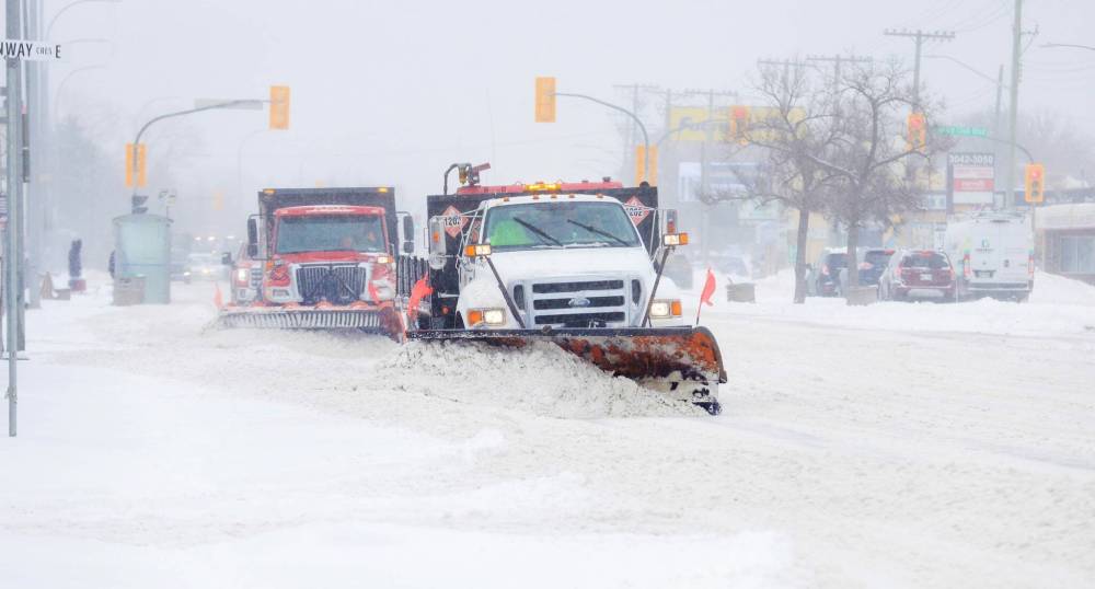 RUTH BONNEVILLE / WINNIPEG FREE PRESS FILES
City council is pondering a massive boost to the snow-clearing budget and ways to improve the service.