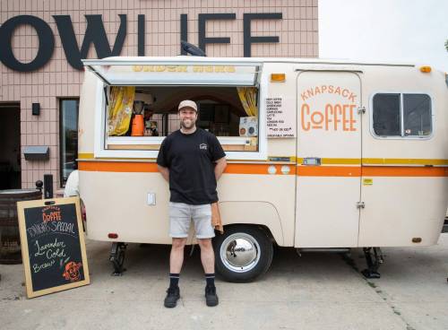 JESSICA LEE / WINNIPEG FREE PRESS Quinn Anderson, owner of Knapsack Coffee is photographed June 23, 2023 at his trailer which houses his business, Knapsack Coffee. Reporter: Dave Sanderson
                                JESSICA LEE / WINNIPEG FREE PRESS 
                                Quinton Anderson&rsquo;s retrofitted Boler trailer has popped up at weddings, neighbourhood parks and everywhere in between serving up coffee beverages.
