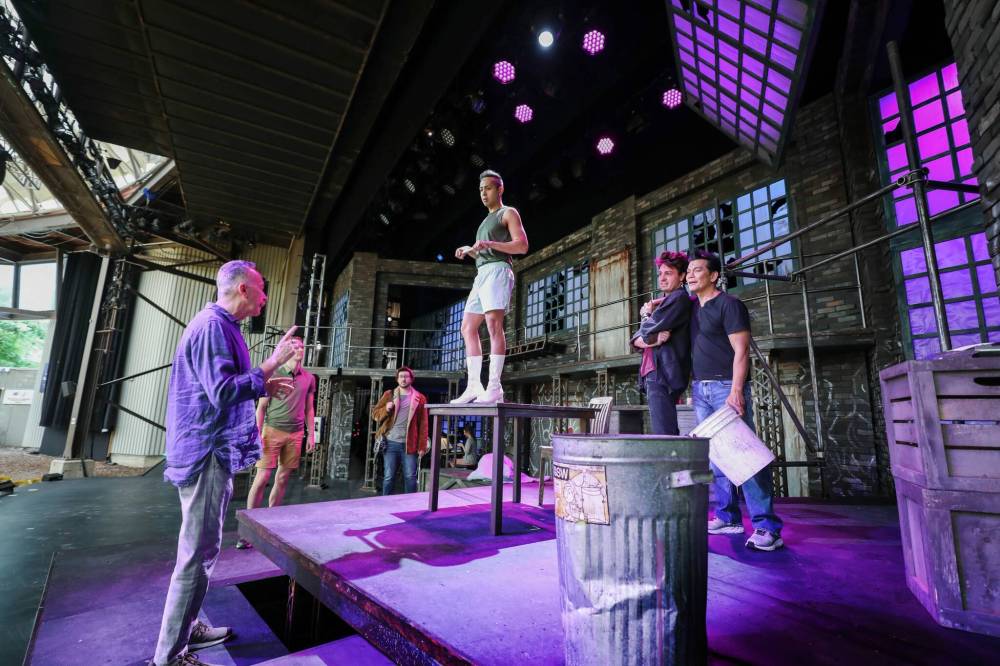 RUTH BONNEVILLE / WINNIPEG FREE PRESS
Former PTE artistic director Allen MacInnes directs Rent at Rainbow Stage.