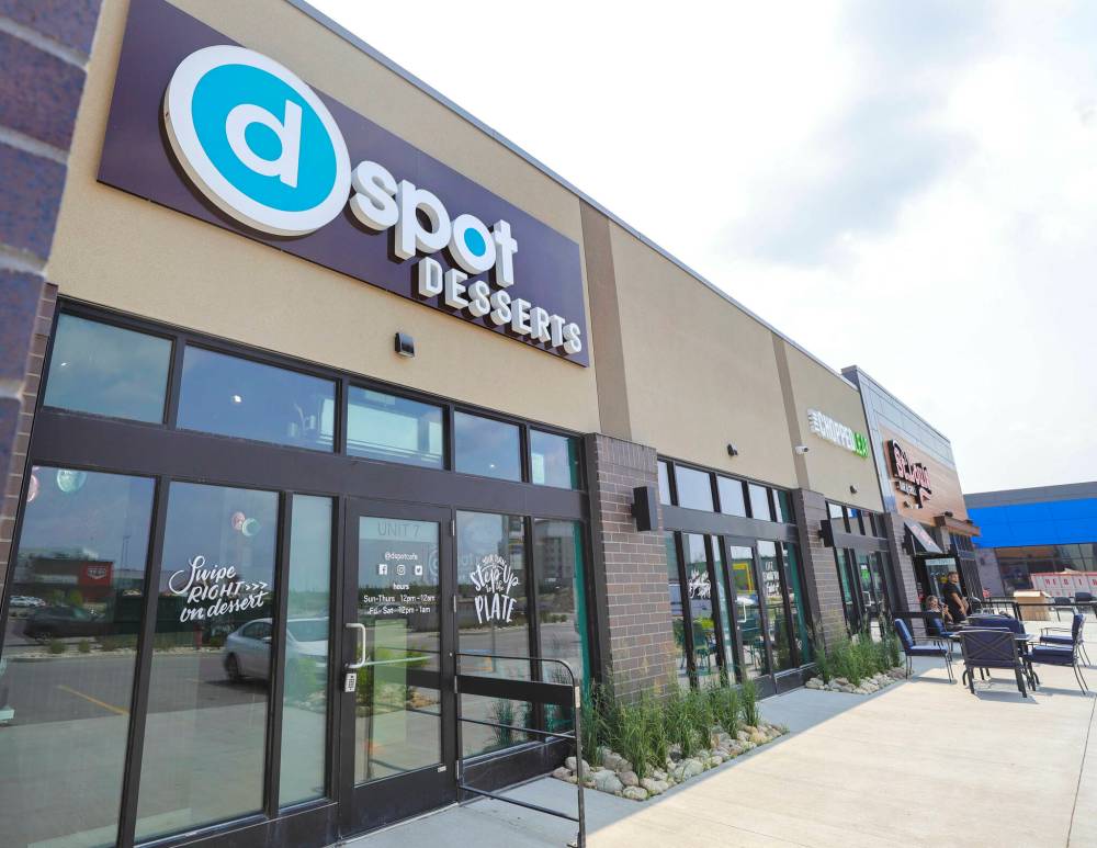 RUTH BONNEVILLE / WINNIPEG FREE PRESS
D Spot Desserts is a cool new addition to the Seasons of Tuxedo hub.