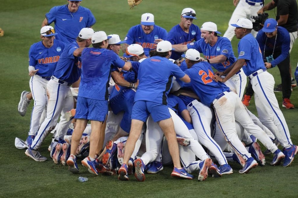 Breaking down the teams playing for national championship at College World Series Winnipeg