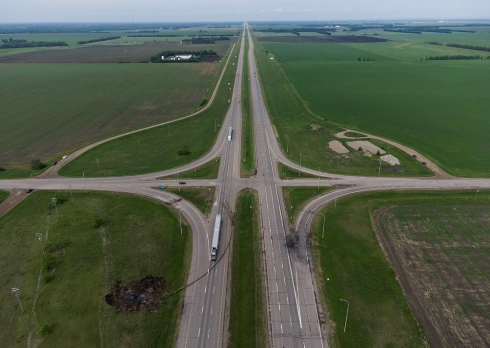 DARRYL DYCK / CANADIAN PRESS FILES
There were 29 collisions, including one fatality, at the Trans-Canada and Highway 5 between 2012 and 2021, according to claims data provided by Manitoba Public Insurance.