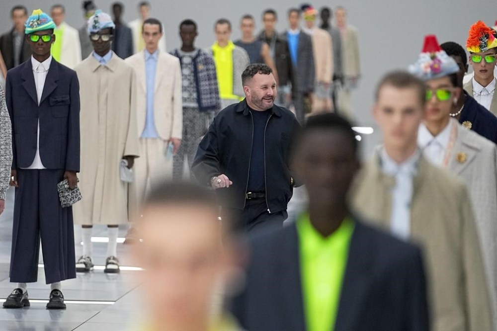 Dior's Kim Jones celebrates 5 years as designer in gender-fluid Paris men's  show – Winnipeg Free Press