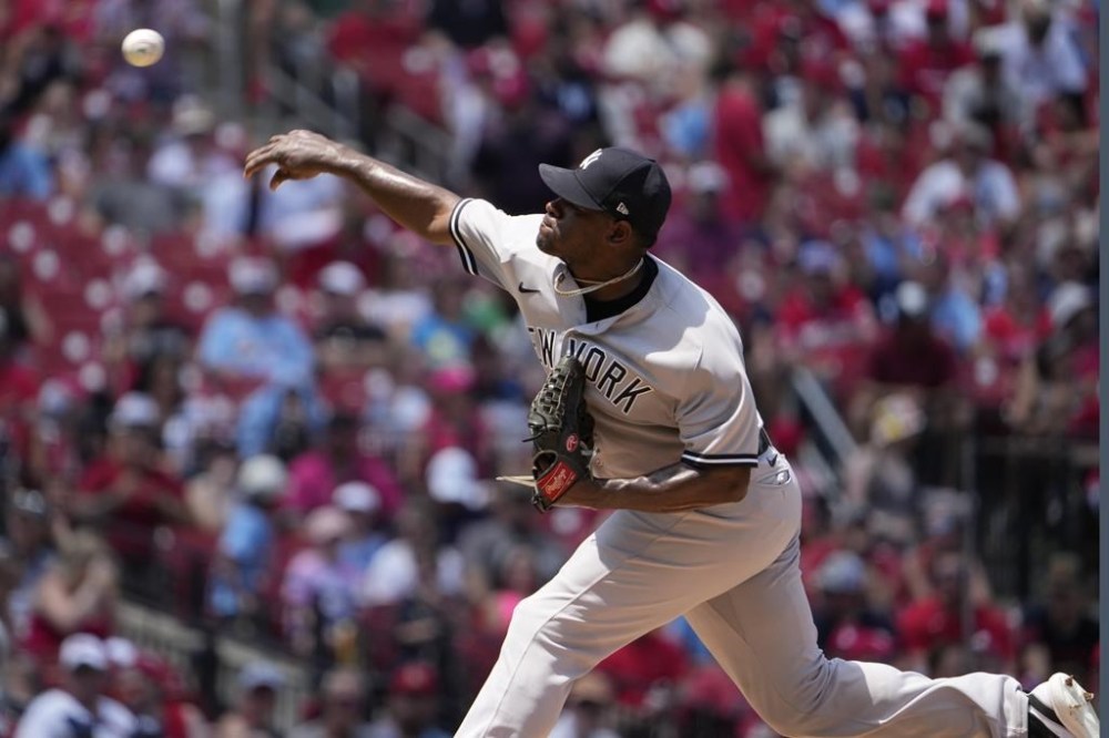 New York Yankees starting pitcher Luis Severino throws during the third inning in the first game of a baseball doubleheader against the St. Louis Cardinals Saturday, July 1, 2023, in St. Louis. (AP Photo/Jeff Roberson)