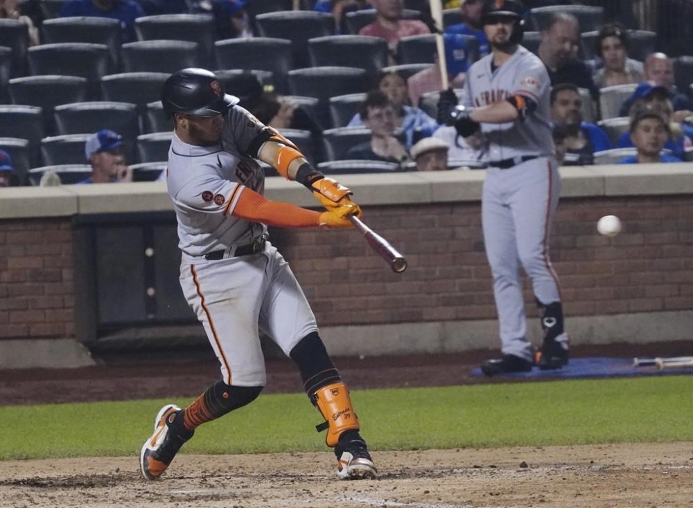 San Francisco Giants Thario Estrada strikes a pitch during the seventh inning of a baseball game against the New York Mets, Sunday, July 2, 2023, in New York. (AP Photo/Bebeto Matthews)