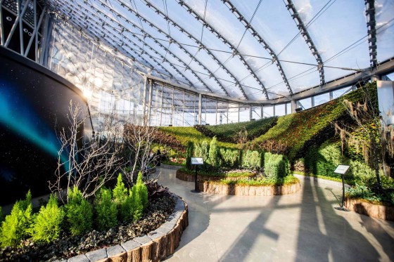 At noon June 3, one of the heat sensors inside The Leaf showed 43 C. (Mikaela MacKenzie / Winnipeg Free Press files)