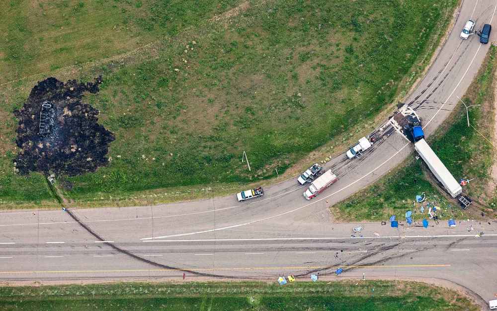 An aerial view of the crash site showing the southeast corner of the intersection. (Mikaela MacKenzie / Winnipeg Free Press)