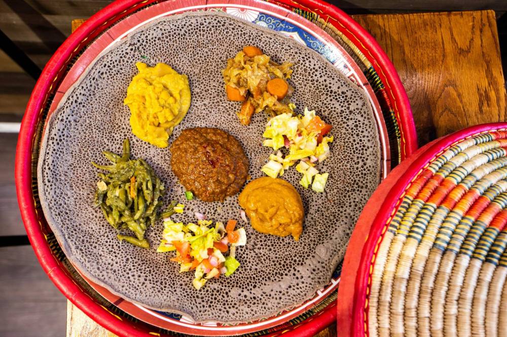 MIKAELA MACKENZIE / WINNIPEG FREE PRESS
Vegetarian variety lunch with injera (fermented flatbread).