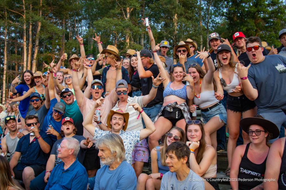 <p>DAUPHIN’S COUNTRYFEST</p>
                                <p>Temperatures topped 30 C at Countryfest, but fans didn’t let that get in their way.</p>