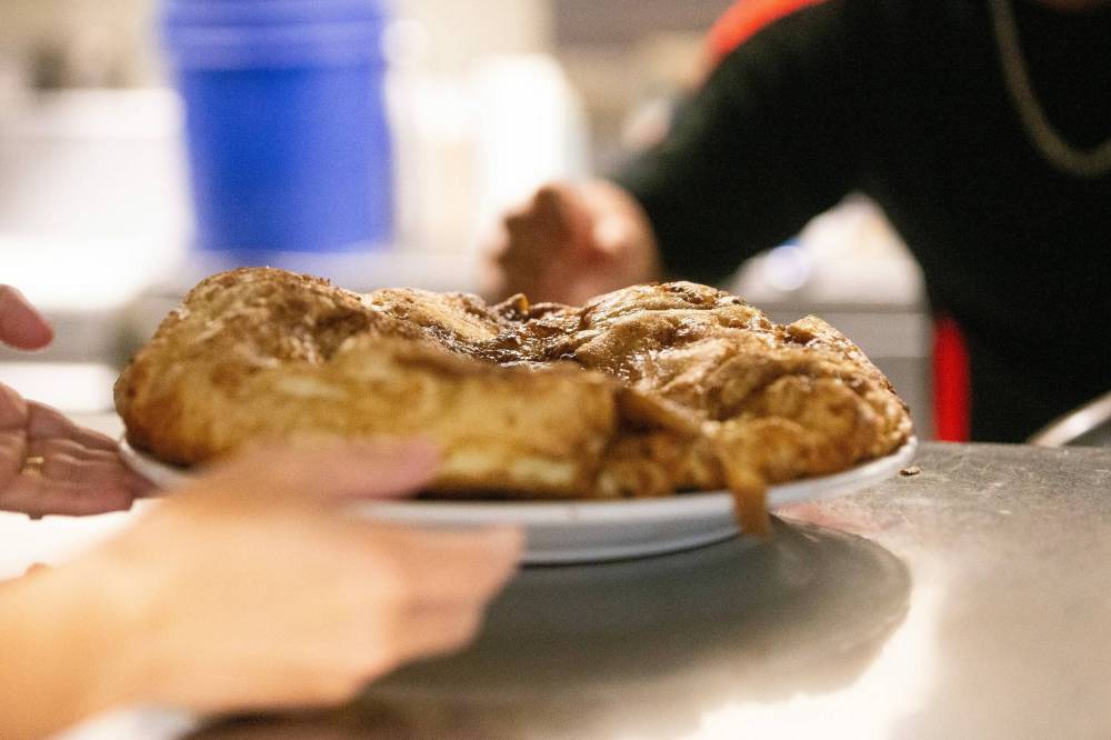 <p>MIKAELA MACKENZIE / WINNIPEG FREE PRESS </p>
                                <p>One 99-year-old customer told her kids the only thing she wanted for her birthday was a Giant Apple Pancake.</p>