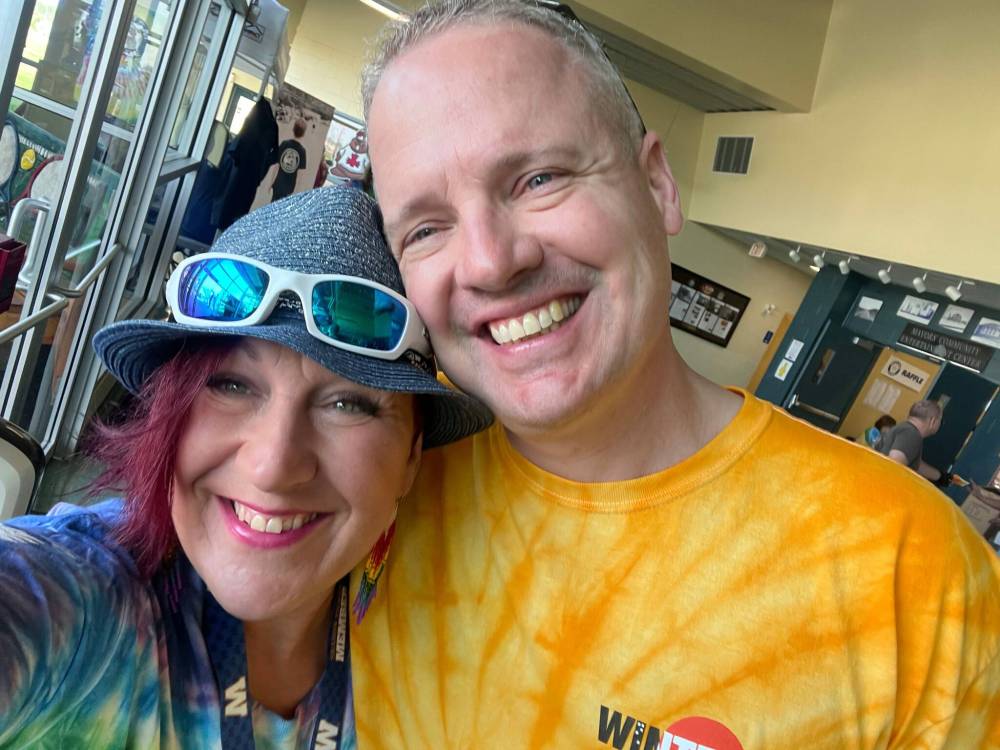 SUPPLIED
Lise Léveillé and her cousin Dan Léveillé, a Winnipeg police officer who suffered major injuries in an off-duty crash in Elmwood in June.
