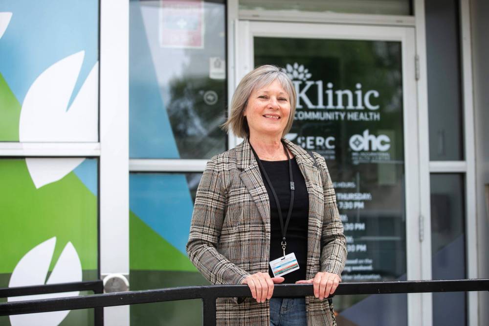 MIKAELA MACKENZIE / WINNIPEG FREE PRESS
Bev Duthoit says becoming a welcome volunteer at Klinic has been a good way to meet people while working alongside a great team of professionals.