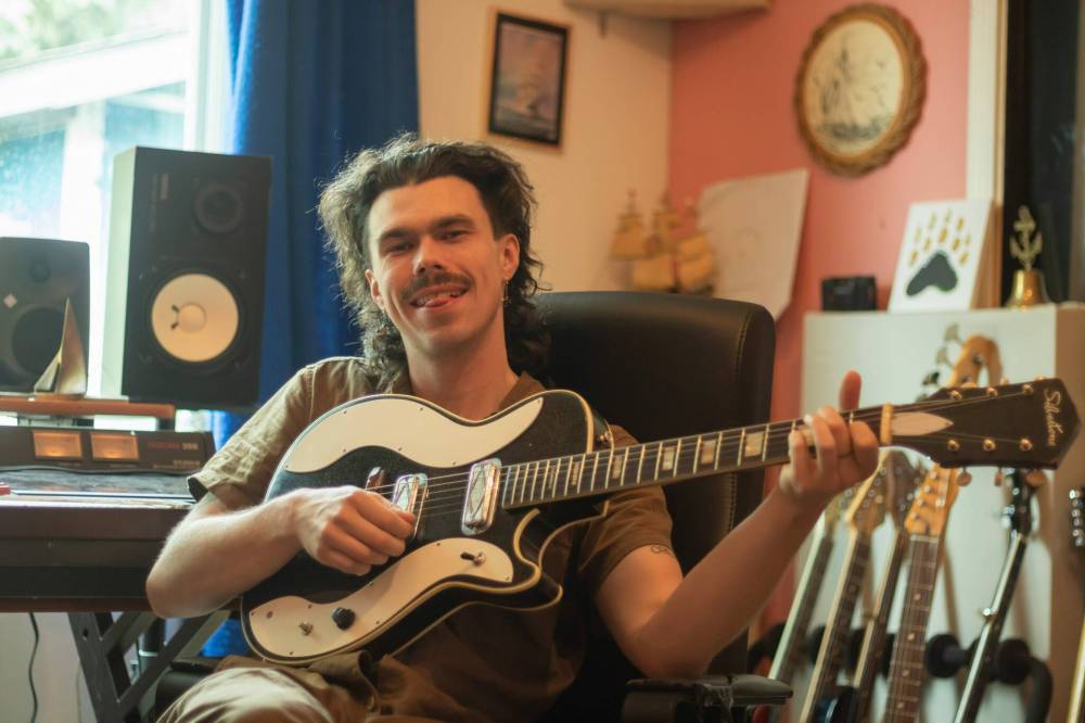 Mike Thiessen / Winnipeg Free Press Liam Duncan, better known as Boy Golden, in his home studio. (Mike Thiessen / Winnipeg Free Press)