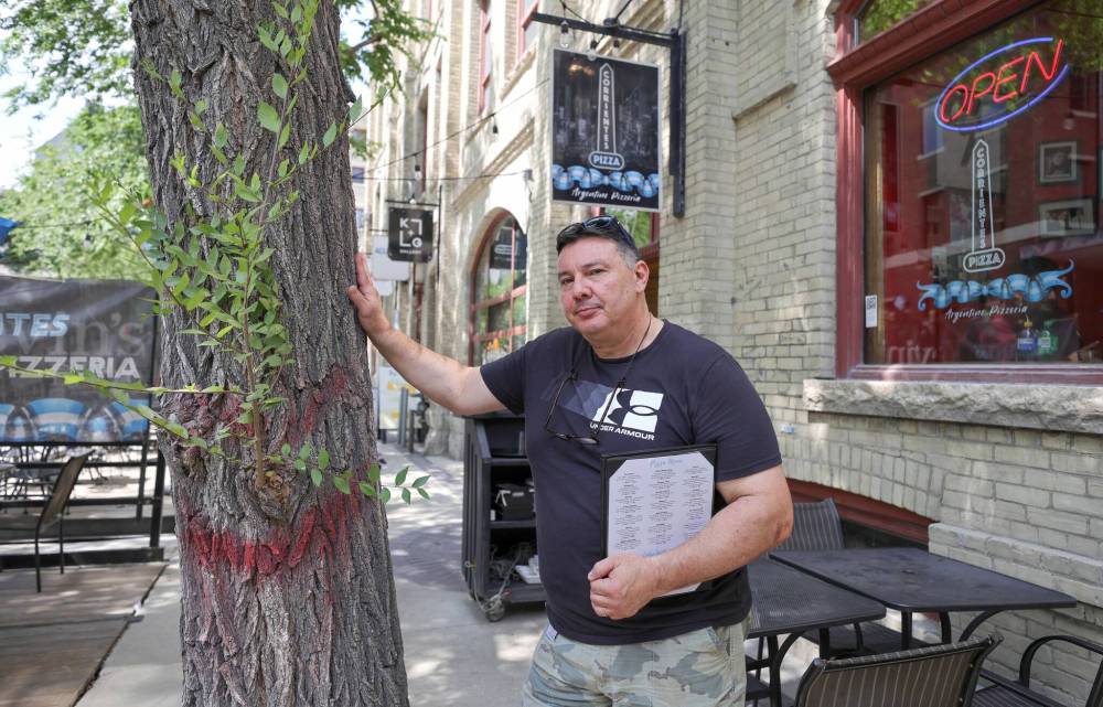 RUTH BONNEVILLE / WINNIPEG FREE PRESS
Alfonso Maury said the burglaries at Corrientes Argentine Pizzeria, located at 137 Bannatyne Ave. in the Exchange District, reflect a surge in property crimes against restaurants across the city.