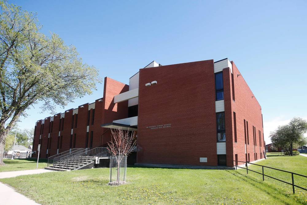 JOHN WOODS / WINNIPEG FREE PRESS FILES
                                The Winnipeg School Division racked up the most violations, with a total of 102 improvement orders
