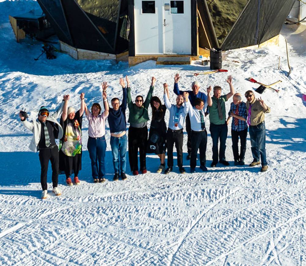 MARTIN LEONHARDT PHOTO
Martin Leonhardt (Electronic engineer, Germany), Dorthe Dahl-Jensen (professor and project leader, University of Manitoba and University of Copenhagen), Charlotte Runge (Doctor, DK), Trevor Popp (Scientist, driller, US), Margaret Harlan (PhD student, University of Tasmania), Chiara Barla (Cook, IT), Jonathan Ortved Melcher (student, University of Copenhagen), Sverrir Hilmarson (Diesel mechanic, IS), Nan Zheng (University of Jilin, CN), Derryn Harvie (Engineer, driller, University of Tasmania), Sepp Kipfstuhl (professor, AWI, D), Steffen Bo Hansen (Mechanic, chief driller, University of Copenhagen).