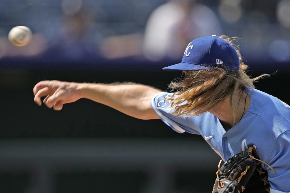 Kansas City Royals relief pitcher Scott Barlow throws during the ninth inning of a baseball game against the Tampa Bay Rays Sunday, July 16, 2023, in Kansas City, Mo. The Royals won 8-4. (AP Photo/Charlie Riedel)