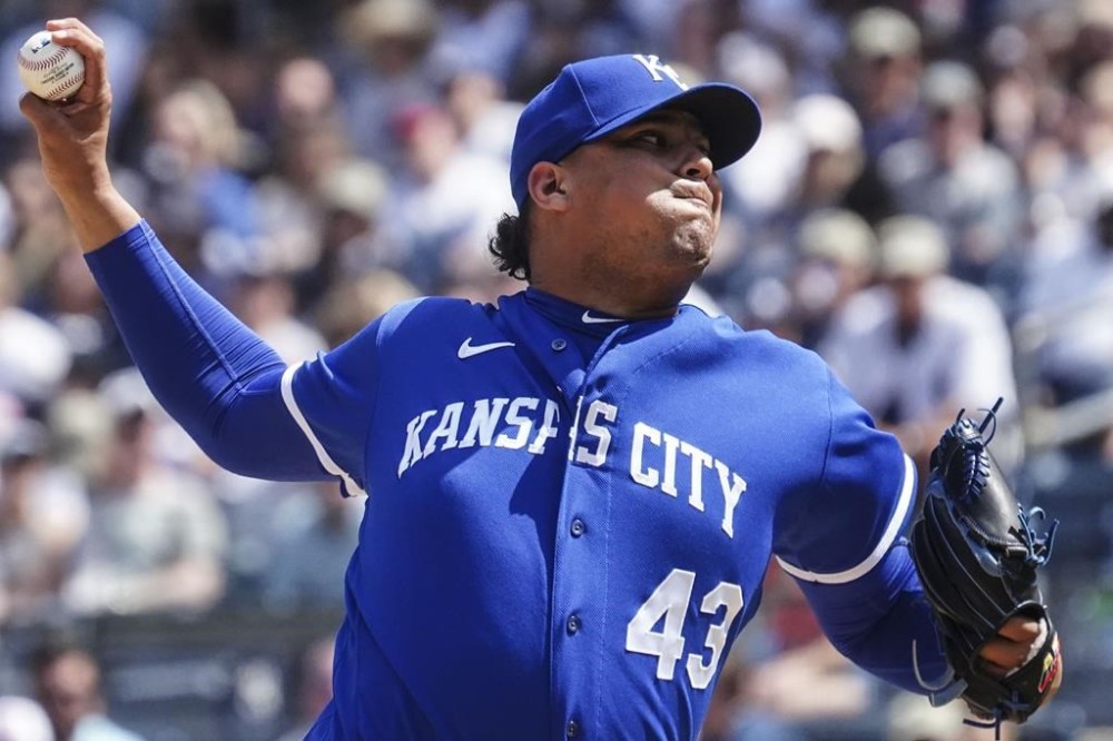 Kansas City Royals' Carlos Hernandez throws during the seventh inning of a baseball game against the New York Yankees, Saturday, July 22, 2023, in New York. (AP Photo/Bebeto Matthews)