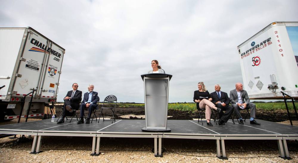 <p>MIKAELA MACKENZIE / WINNIPEG FREE PRESS</p>
<p>Premier Heather Stefanson announces the first tenant, Fastfrate Group, at the CentrePort Canada Rail Park.</p>