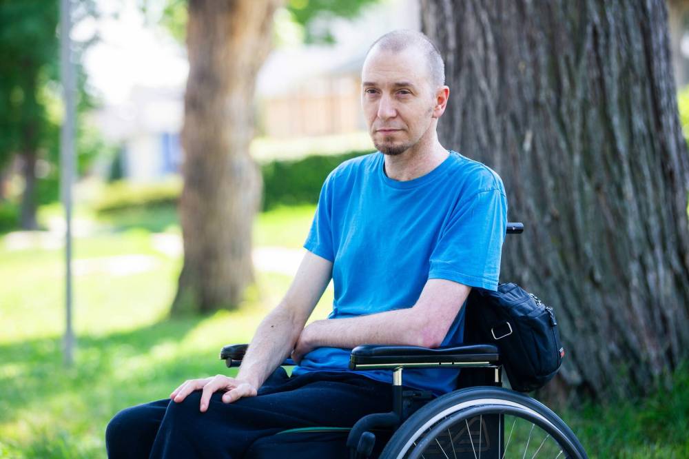 MIKAELA MACKENZIE / WINNIPEG FREE PRESS
While times vary by time and day, Mitch Krohn said the wait on multiple booking calls has lasted between 45 minutes and two hours.