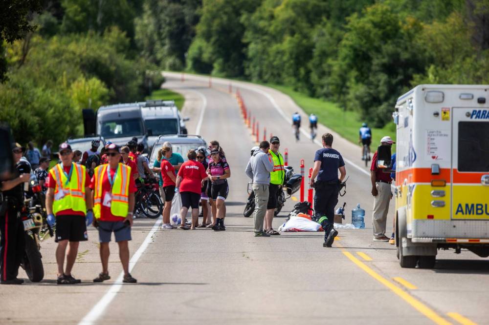 MIKAELA MACKENZIE / WINNIPEG FREE PRESS
The collision occurred around 10:15 a.m. in the men’s 55+ and all-women’s heat of the 55-kilometre road race event, where South Drive meets Festival Drive.