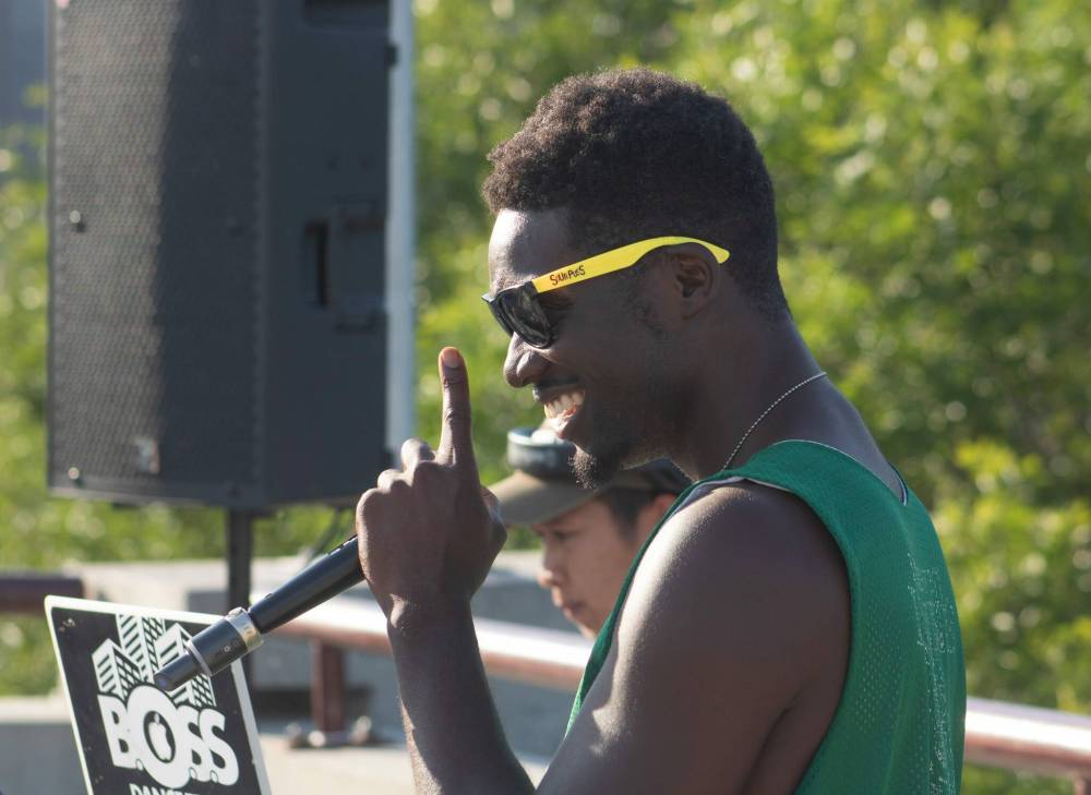 MIKE THIESSEN / WINNIPEG FREE PRESS
Eugene “GeNie” Baffoe (front) and Marvin Joseph “B-boy Majo” Barawid.