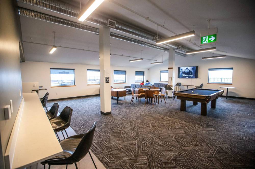 MIKAELA MACKENZIE / WINNIPEG FREE PRESS
                                The rooftop rec room is one of the amenity spaces for tenants.