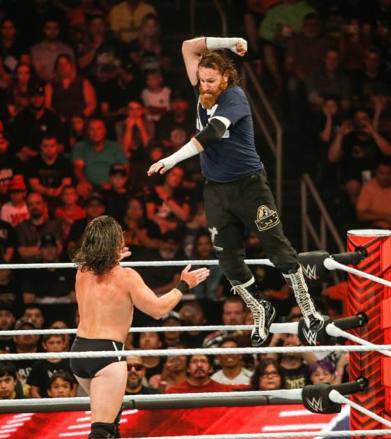 JD McDonagh (left) and Sami Zayn tangle at Raw. (JOHN WOODS / WINNIPEG FREE PRESS