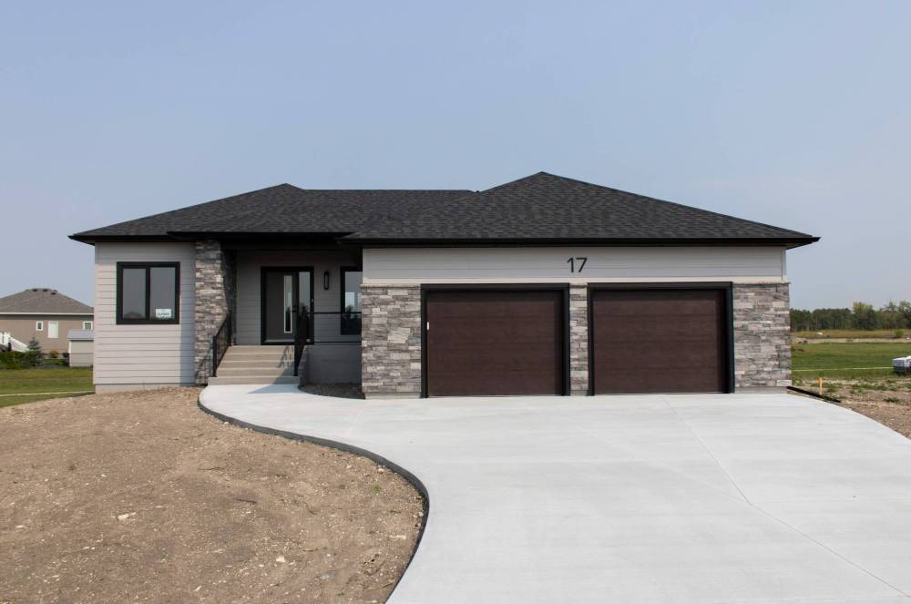 MIKE THIESSEN / WINNIPEG FREE PRESS
The 140-acre project being built over 15 phases will be completed in the next 10 years.