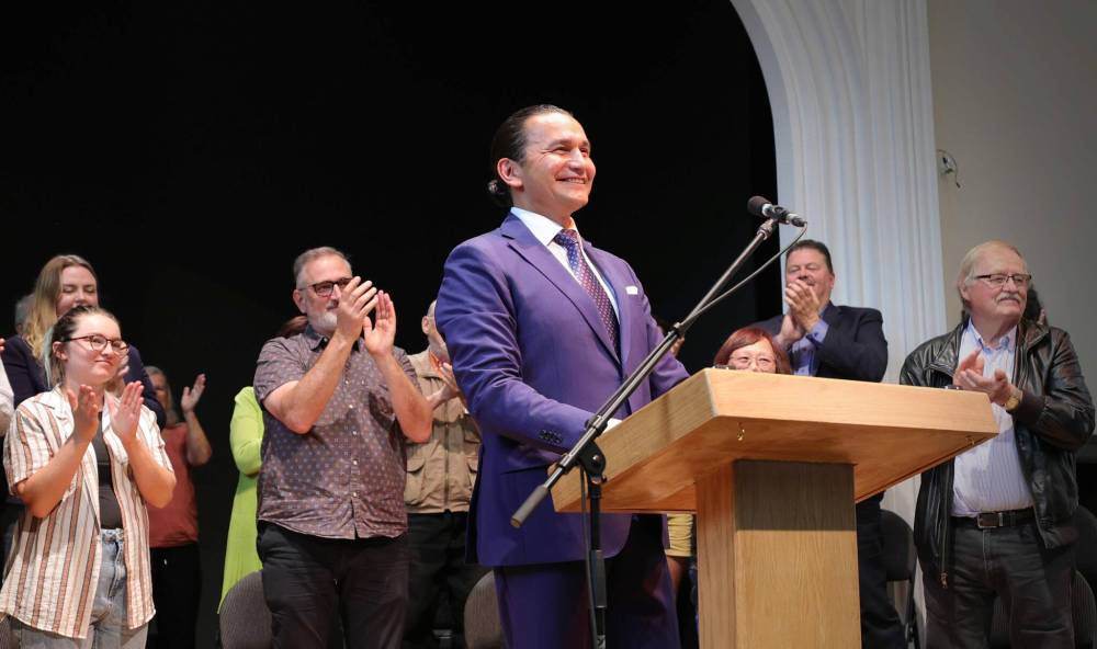 RUTH BONNEVILLE / WINNIPEG FREE PRESS
Provincial NDP leader Wab Kinew said that if the New Democrats form government after the Oct. 3 provincial election, they will offer families a $4,000 rebate for new electric vehicles and a $2,500 rebate for used EVs.