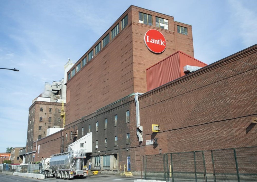 Rogers Sugar Inc. says it plans to spend $200 million to grow its production capacity at its plant in Montreal to help meet increased demand in Eastern Canada. The Lantic sugar refinery is shown in Montreal, Saturday, Sept. 25, 2021. THE CANADIAN PRESS/Graham Hughes
