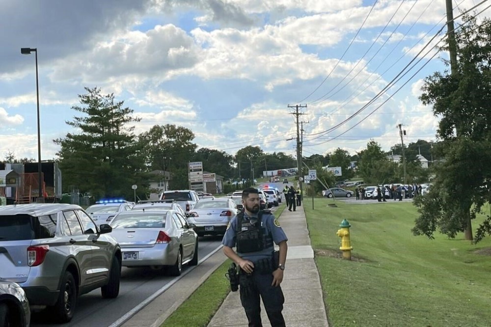 Tennessee hostage situation ends with brothers killed, 4 officers and