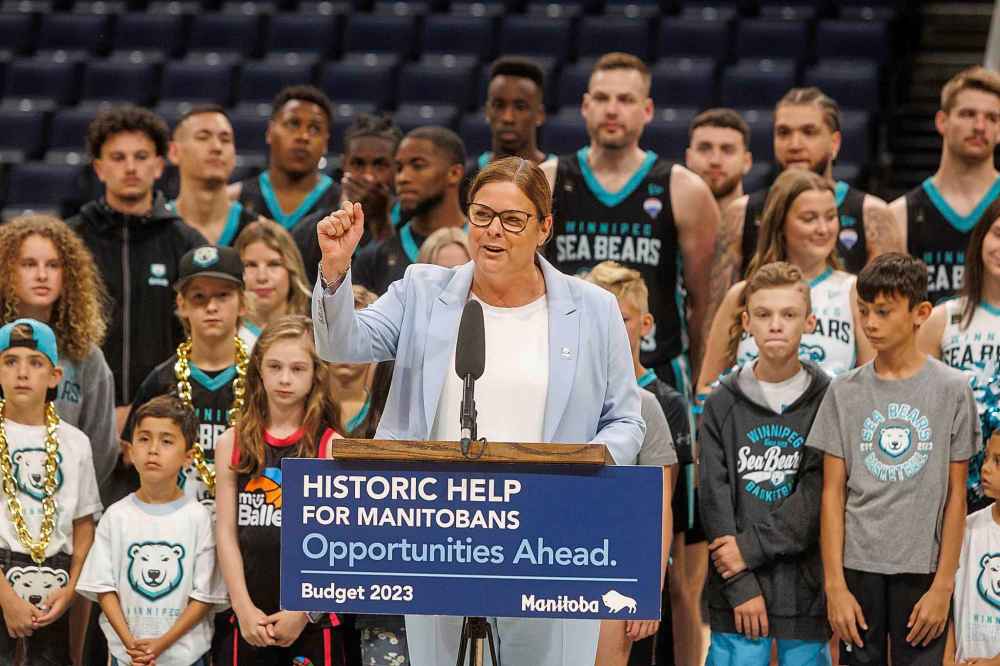 MIKE DEAL / WINNIPEG FREE PRESS FILES 
Premier Heather Stefanson announces spending up to $1 million to support the Winnipeg Sea Bears' bid to host their league's 2025 championship.
