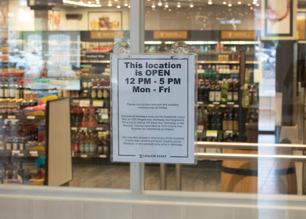 MIKE THIESSEN / WINNIPEG FREE PRESS 
The Eastwinds Liquor Mart will only be open for commercial customers.