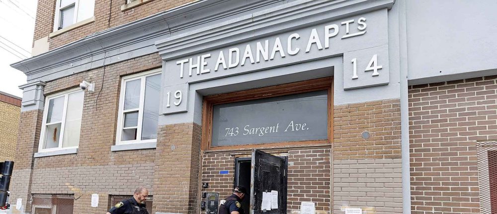 MIKE DEAL / FREE PRESS FILE
The Adanac, a 46-suite apartment block at 737 and 743 Sargent Avenue, was seized in a receivership granted by the Winnipeg Court of King’s Bench last December.