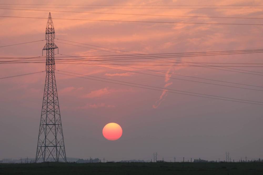 Matt Goerzen / Brandon Sun files
Demands on power grid, smoky skies put environment issues in the spotlight.