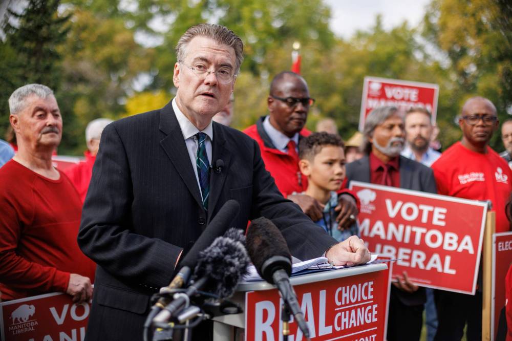 MIKE DEAL / WINNIPEG FREE PRESS
“No one can tell me that the PCs or the NDP deserve a majority government,” said Dougald Lamont, who was applauded by roughly 60 supporters, including dozens of candidates.