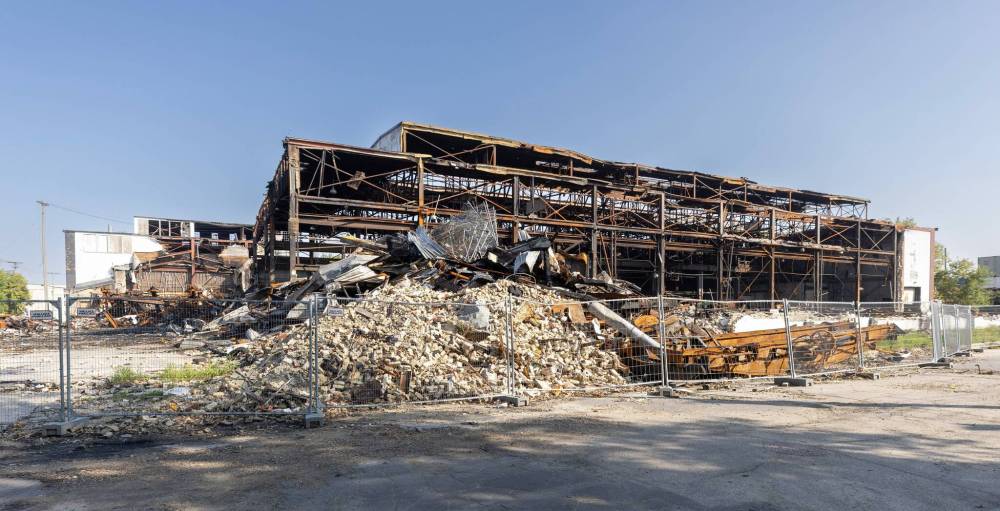MIKE DEAL / WINNIPEG FREE PRESS
The remains of the old Vulcan Iron Works site at Maple Street North and Sutherland Avenue.