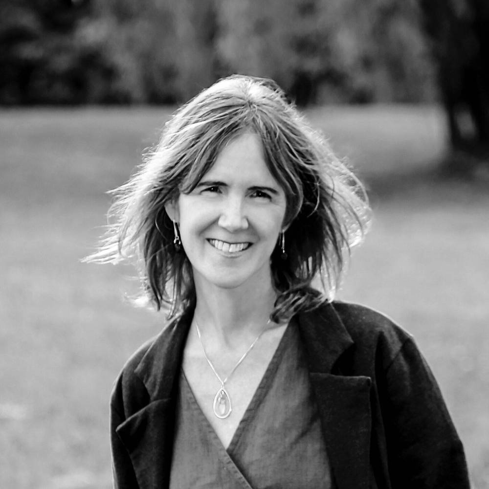 Cardoso Grant photo
One of Lisa Alward’s writerly strengths
is her ability to establish three-dimensional characters with a minimum of details.
