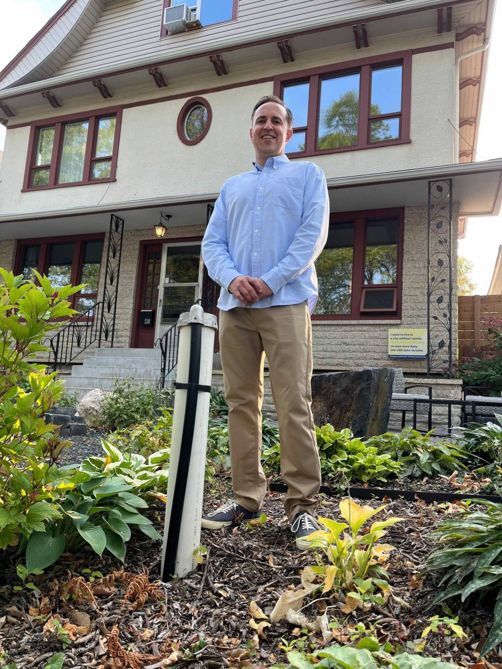 GABRIELLE PICHE / WINNIPEG FREE PRESS
Ian Walker installed a geothermal heat pump for his home and was endorsing the NDP’s promise to pay for 5,000 geothermal pumps and installations in Manitoba homes.