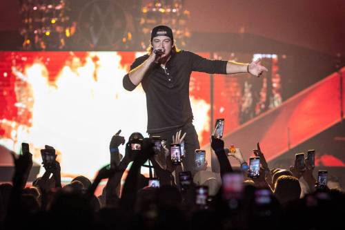 Jason Armond/Los Angeles Times Files
                                Morgan Wallen performs at L.A.&rsquo;s Crypto.com Arena in 2022; the country star did not 
authorize photography at his Winnipeg show.