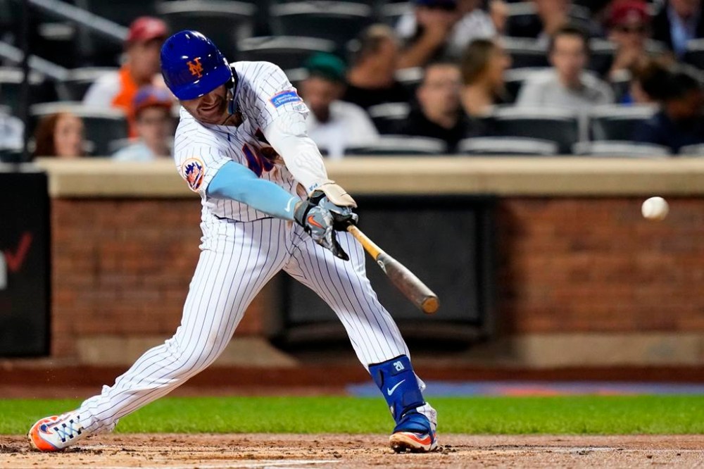 New York Mets' Pete Alonso hits an RBI single against the Arizona Diamondbacks during the first inning of a baseball game Wednesday, Sept. 13, 2023, in New York. (AP Photo/Frank Franklin II)